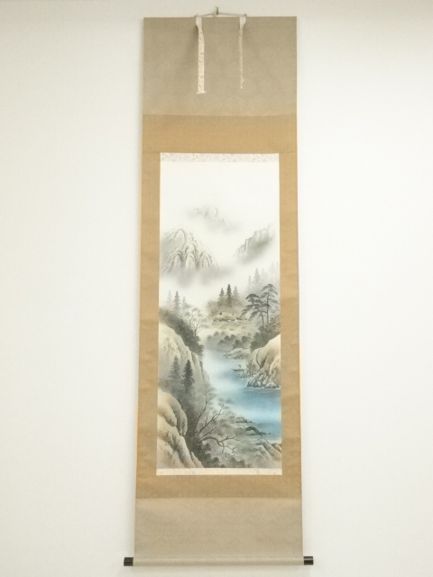 翠波筆　彩色山水　肉筆絹本掛軸（共箱）